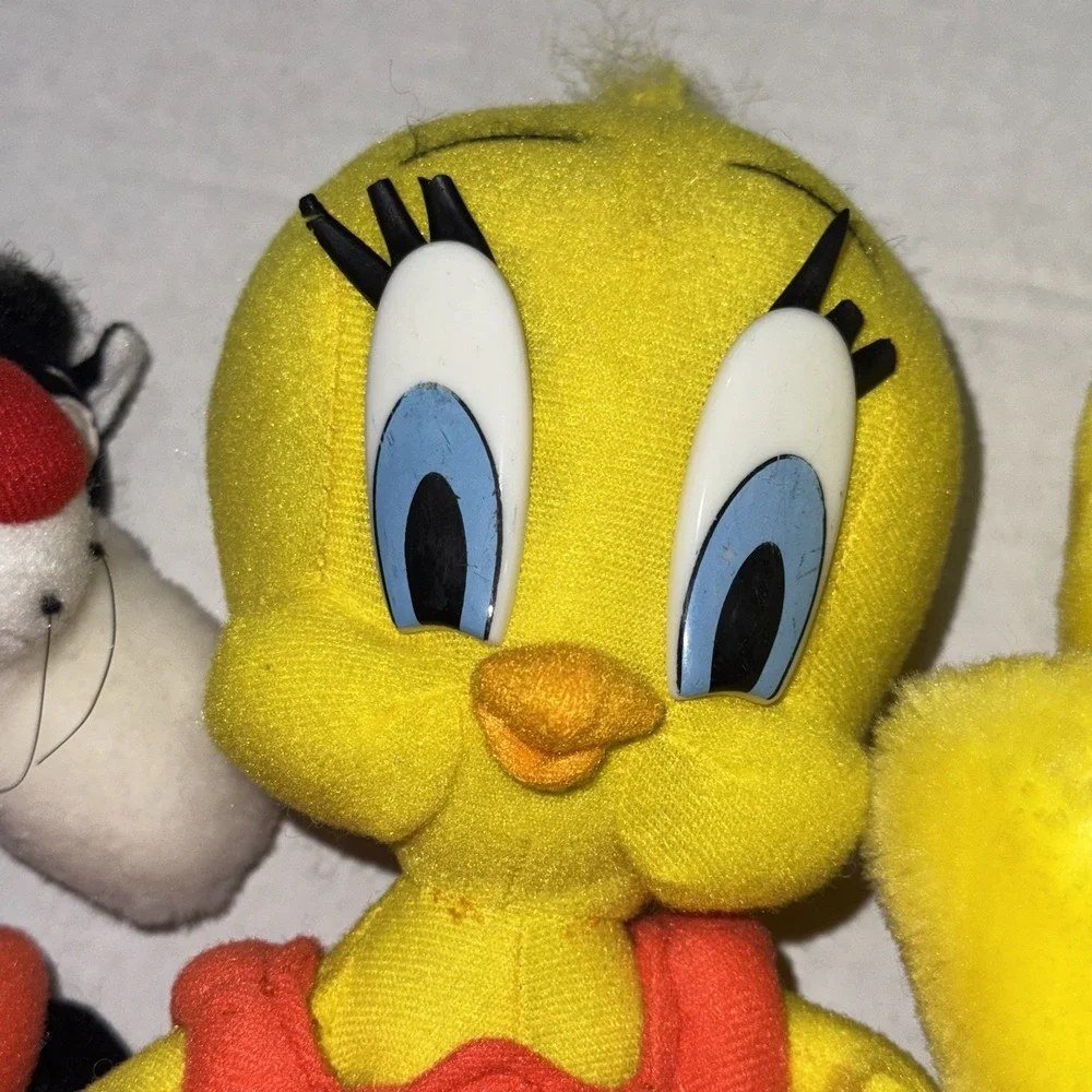Lot Of 1990's (4)Vintage Tweety Bird & (1)Sylvester Cat Stuffed Animal Lot